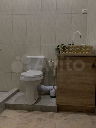 3-к. квартира, 60 м², 1/1 эт.