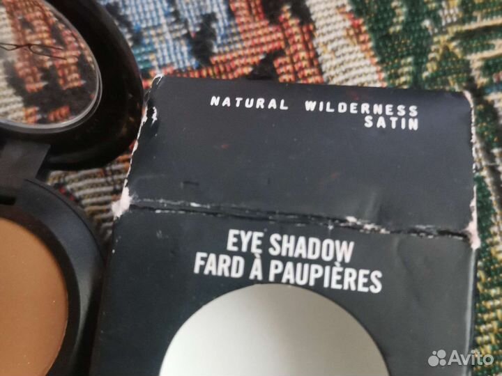 Сатиновые тени для век мас