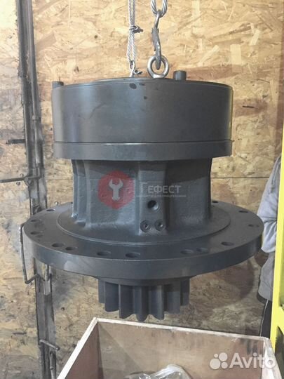 Поворотный редуктор Hitachi ZX350W 9204194