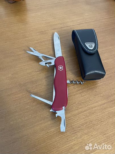 Нож складной мультитул Victorinox Swiss Champ