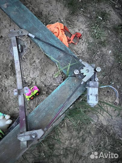 Стеклоподъемник на приору