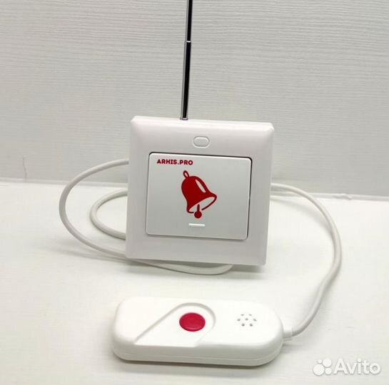 Кнопка вызова персонала с выносной кнопкой в руку