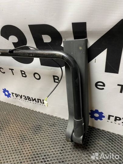 Кронштейн зеркала кабины правый Renault Premium