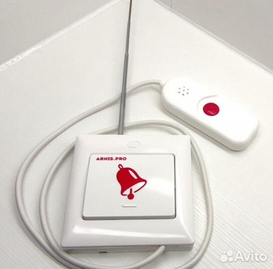 Кнопка вызова персонала с выносной кнопкой в руку