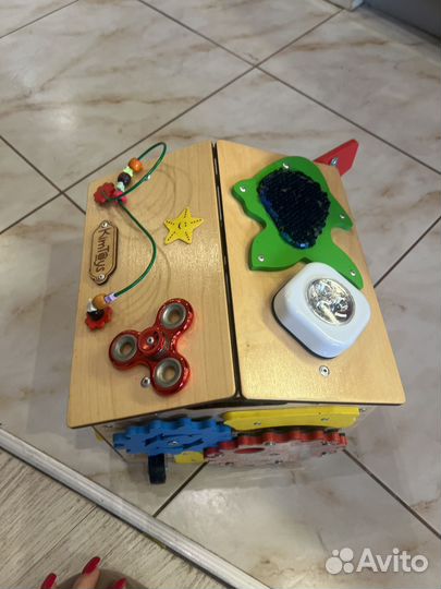 Бизиборд домик