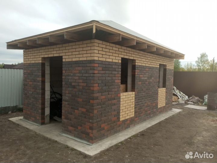 Бригада строителей