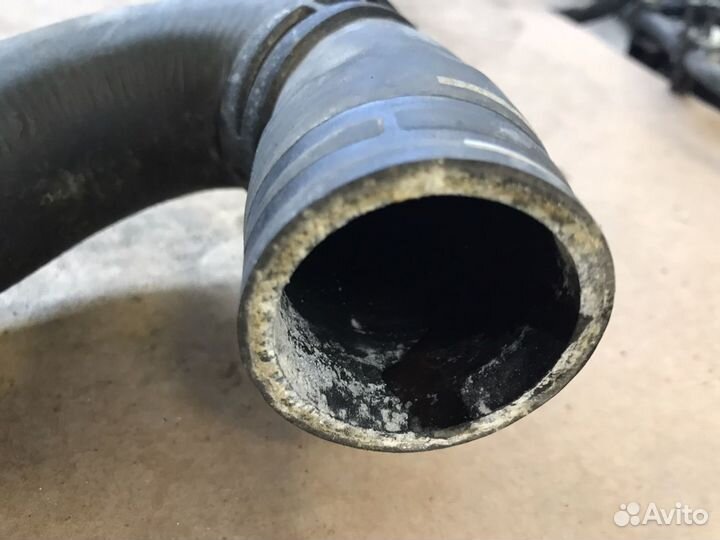 Патрубок радиатора Порше Кайен 958(1309)