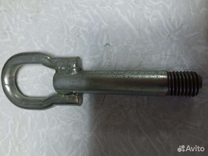 Буксировочная проушина на Mazda CX-7