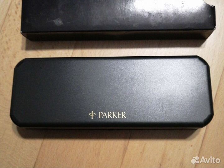 Много ручек Parker