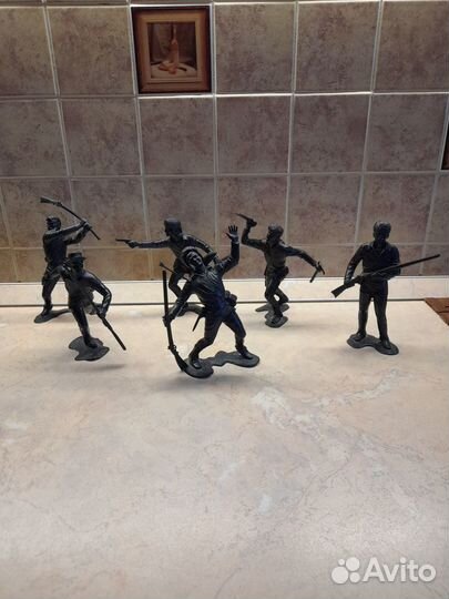 Солдатики коллекция, высота 14 см, цена за все