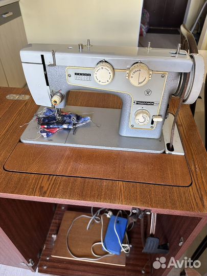 Швейная машина Подольск 142