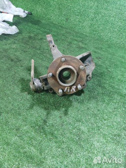 Кулак поворотный передний правый Ford Focus 2 1.8