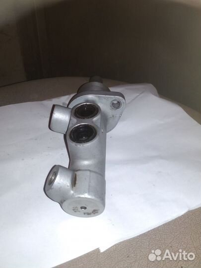 Главный тормозной цилиндр