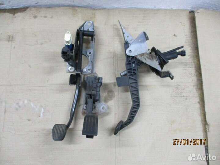 Педаль газа сцепления тормоза Форд Фокус 2 1,6МКПП