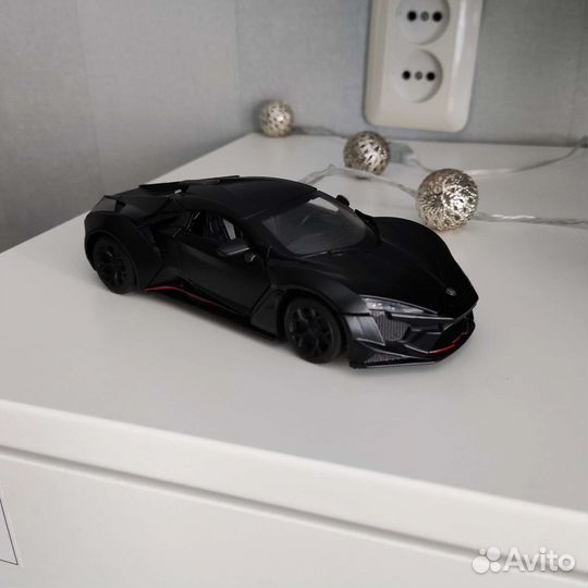 Модель машины. Lykan Fenyr Hypersport. 1:32