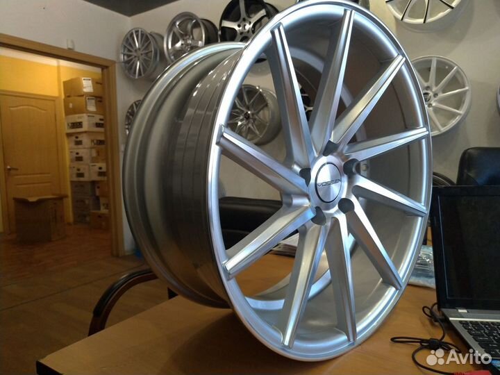 Диски новые R19 5x114.3 Vossen CVT