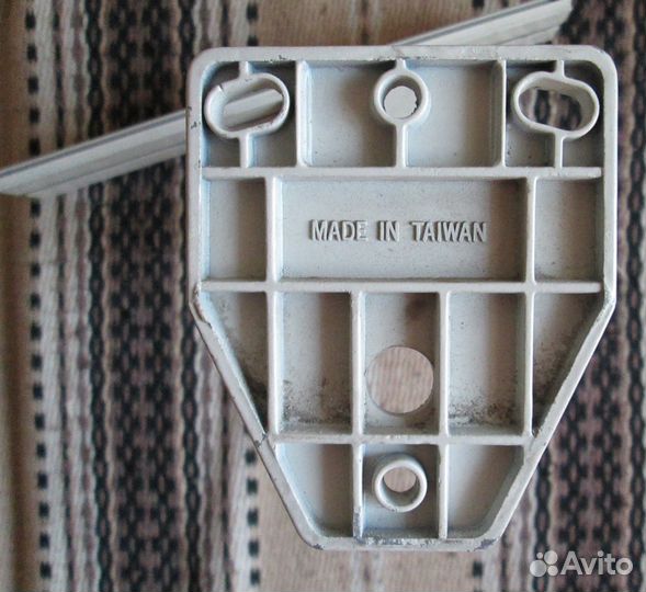 Кожух для камеры видеонаблюдения с креплением