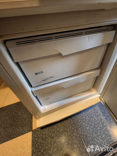 Холодильник бу pozis