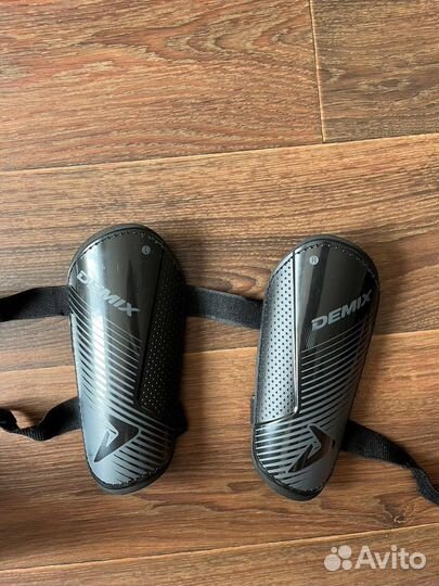 Футбольные щитки