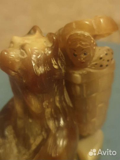 Фигурка из кости СССР медведь и Маша, хорошая