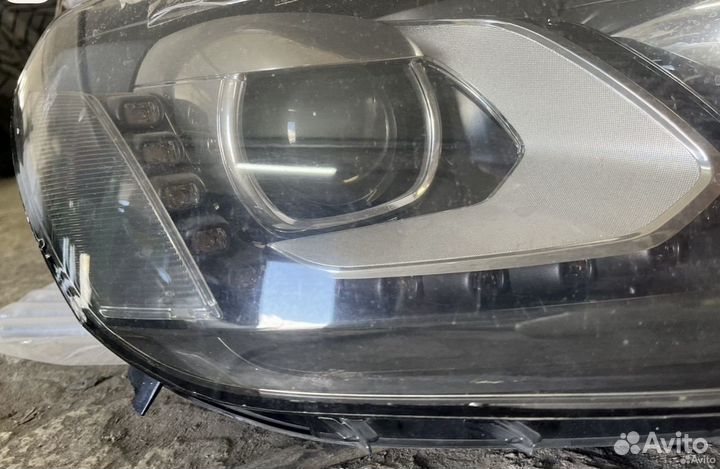 Фара правая VW Touareg 7p1941752
