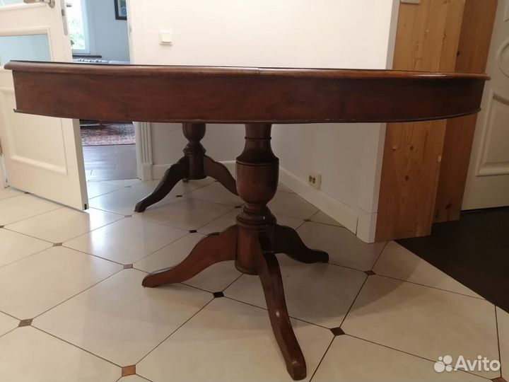 Стол обеденный и стулья из массива красного дерева