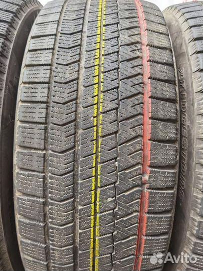 Bridgestone Blizzak VRX2 235/45 R18 94Q
