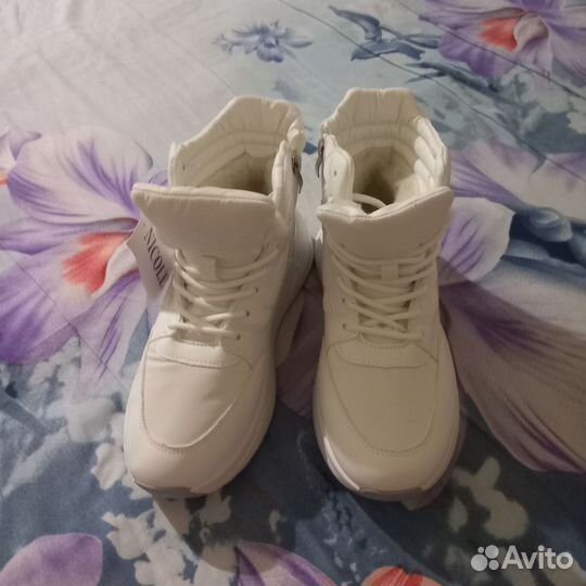 Ботинки зимние,женские