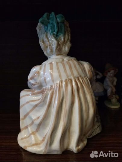 Статуэтка фарфор. СССР. Конаково. Девочка