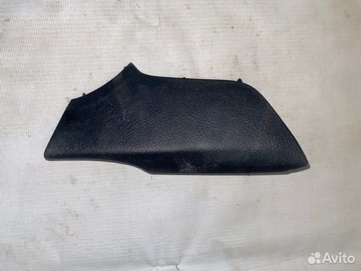 Накладка центральной консоли правая Toyota Camry