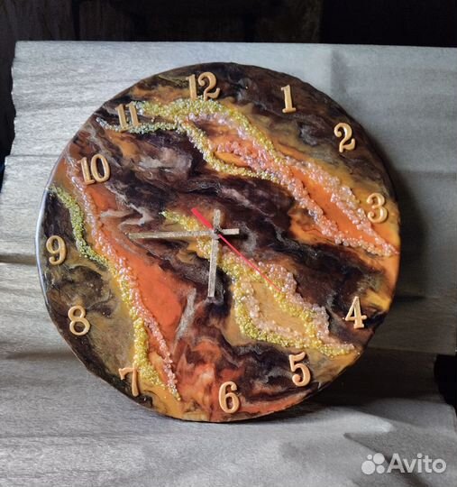 Часы из эпоксидной смолы