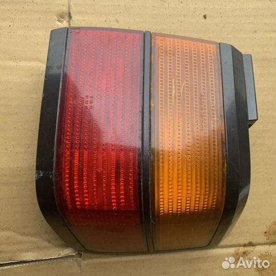 Фонарь правый vw Passat B3