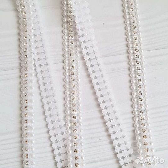 Полубусины на нитях