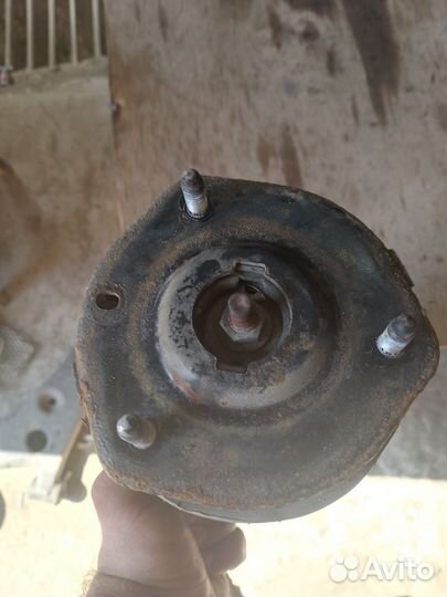 Стойка передняя левая Mazda 6GG