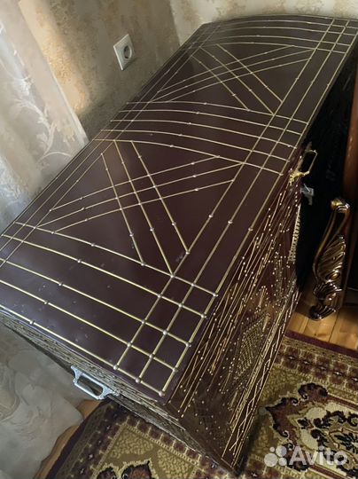 Сундук старинный