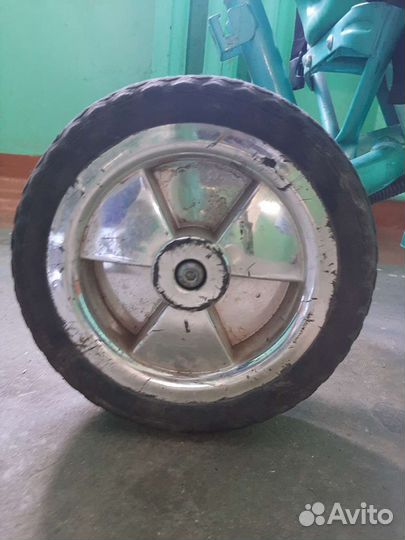 Детский трехколесный велосипед