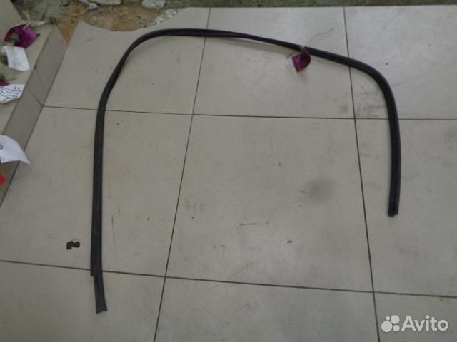 Уплотнитель проема двери задний левый Lincoln Nav