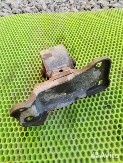 Подушка кпп Mitsubishi Lancer 9 1 2006