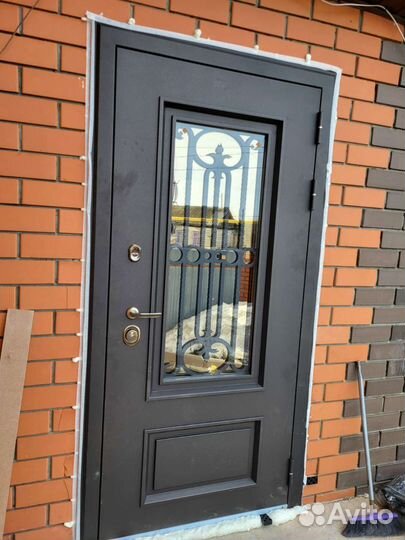Дверь с ковкой и терморазрывом