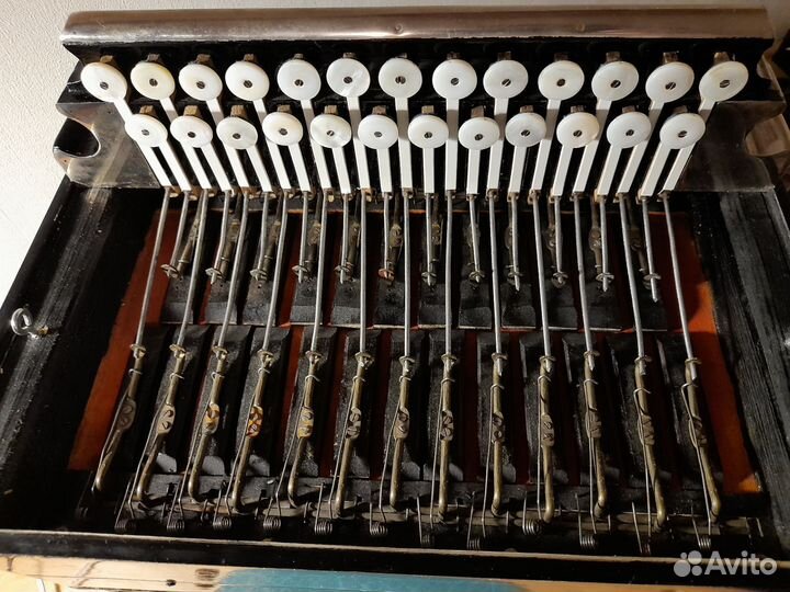 Гармонь 4 голосная цельнопланочная си-бемоль мажор