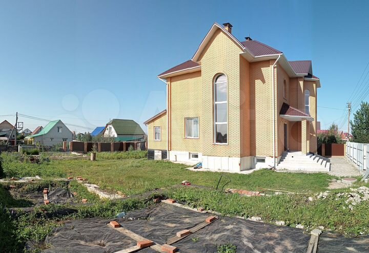 Коттедж 257,2 м² на участке 11,2 сот.