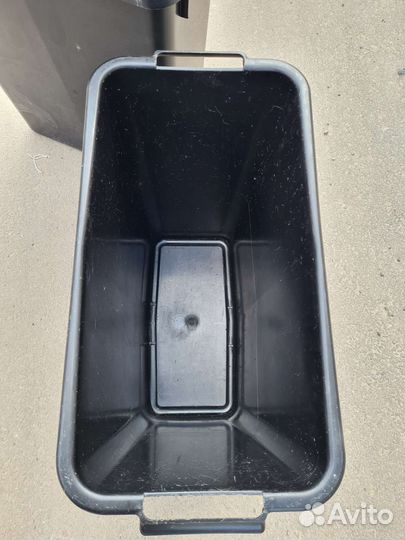 Ведро, мусорный контейнер