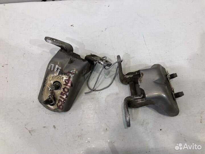 Петля двери перед зад Nissan Primera P12