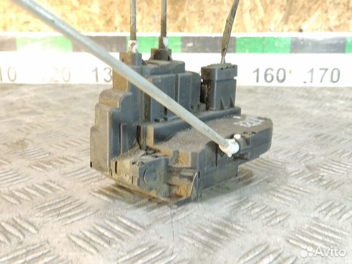 Замок двери задней правой Nissan Micra k12 K12