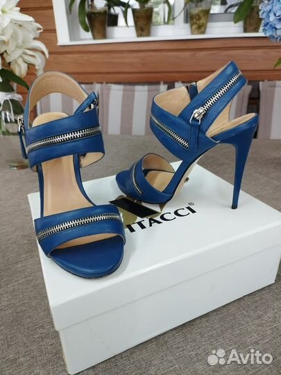 Женская обувь