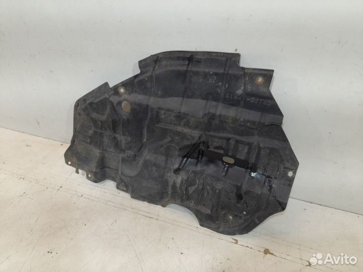 Защита бампера передняя правая Toyota Camry 50