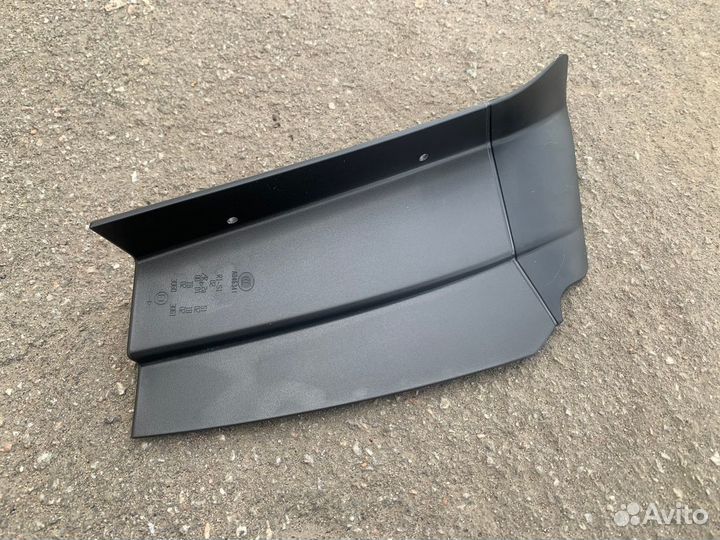 Накладка фонаря заднего наружного Passat (B7)