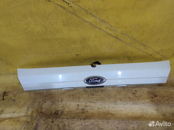 Накладка двери багажника Ford Fiesta 2008-2019