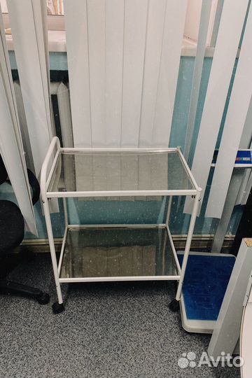 Медицинская тележка косметологический столик