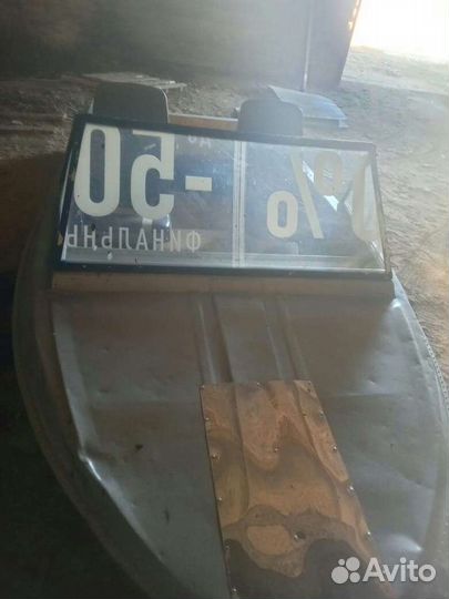 Продам моторную лодку